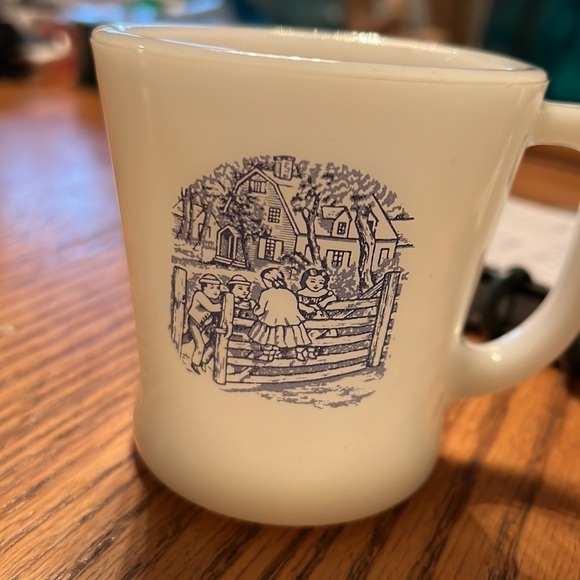 Vintage Milk Glass Mug - Picture 5 of 5